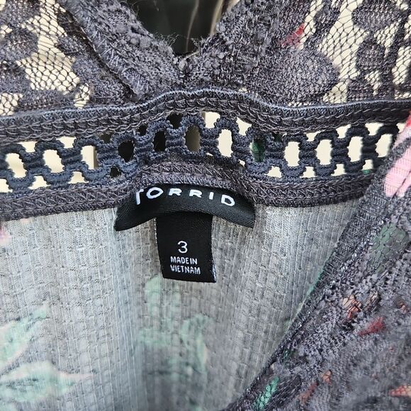 Torrid Lace Floral Top – Size 3 (Plus Size 3X) - Picture 4 of 8